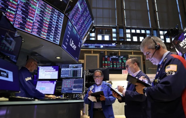 Las bolsas globales operan en rojo tras la disparada del petróleo por encima de los US$100 | Economía