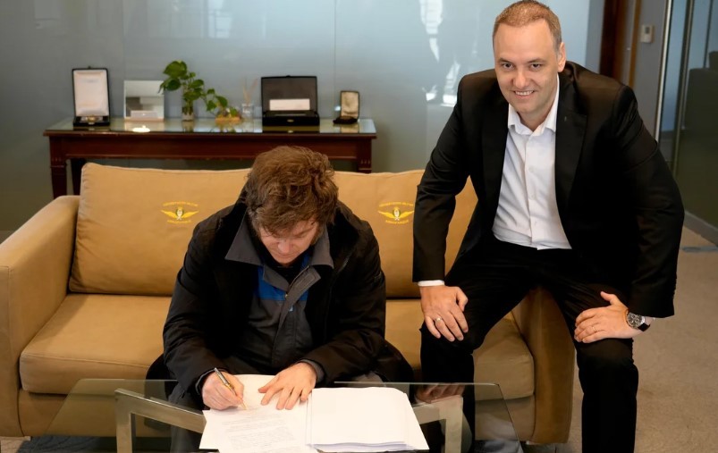 Reforma Laboral: Javier Milei firmó el proyecto y el Gobierno lo enviará al Congreso | Política