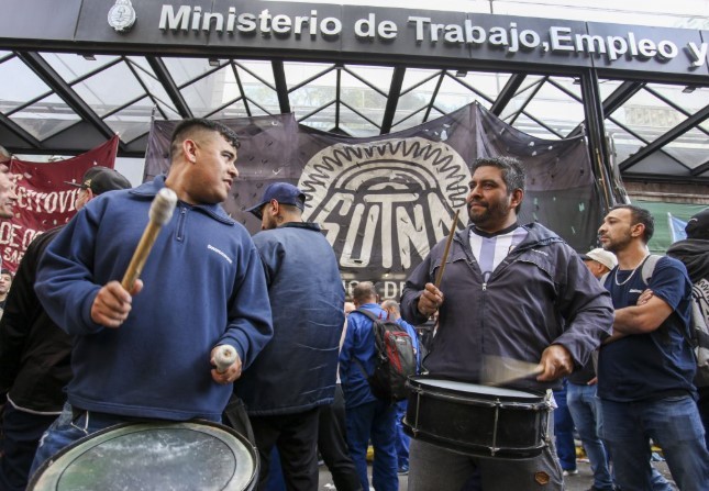 Crisis del neumático: SUTNA anunció un nuevo paro nacional por falta de acuerdo paritario | Economía