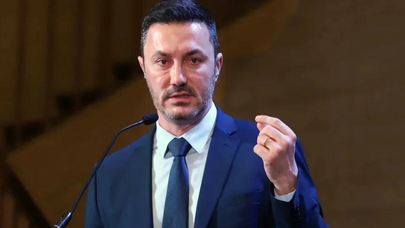 Con una carta dirigida a Milei, Petri presentó su renuncia como ministro de Defensa | Política