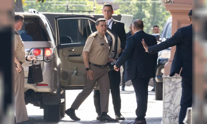 El Gobierno emitió un DNU que permite a militares en actividad ocupar cargos en el Ministerio de Defensa | Política
