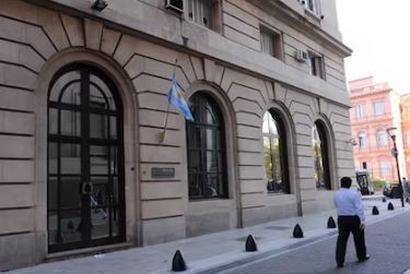 La Coalición Cívica y el socialismo presentaron un recurso de amparo contra el DNU que reformó la SIDE | Política