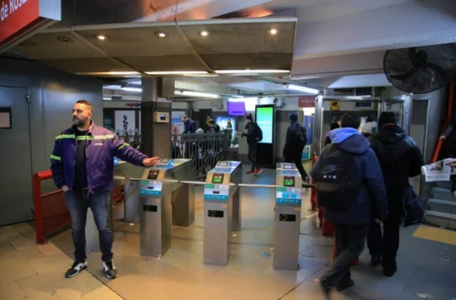 Subte B: liberarán los accesos a la estación Lacroze este jueves | Actualidad