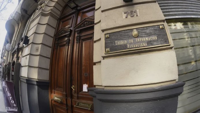 La UIF ordenó el histórico congelamiento de activos por financiamiento de armas de destrucción masiva | Economía