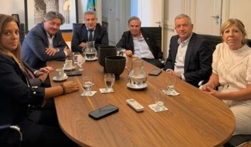 Pichetto se reunió con dirigentes libertarios alejados de Milei para “construir una propuesta capitalista y moderna” | Política