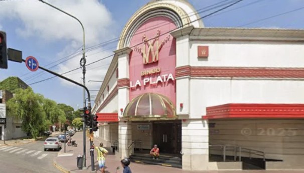 Investigan la muerte de una mujer en el Bingo de La Plata | Actualidad