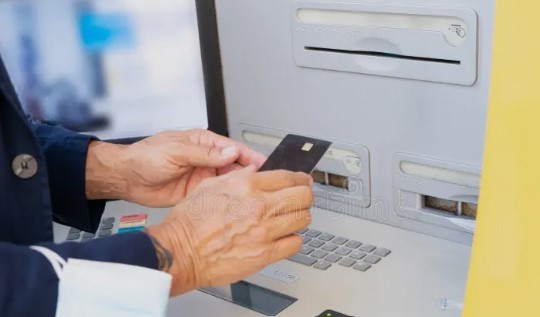 Un banco le devolvió 11 millones de pesos a un hombre de 87 años | Actualidad