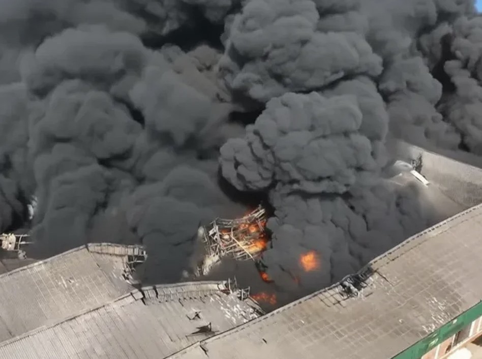 Francisco Álvarez: el incendio en el depósito sigue activo, pero la situación está controlada | Actualidad