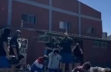 Polémica en El Palomar: alumnos simularon un fusilamiento para presentar su buzo de egresados | Actualidad