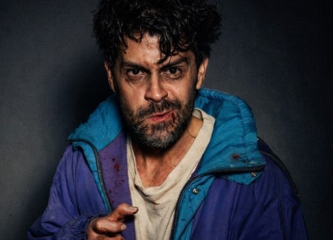 "Harto": por qué un hombre muerde a su padre | Espectáculos