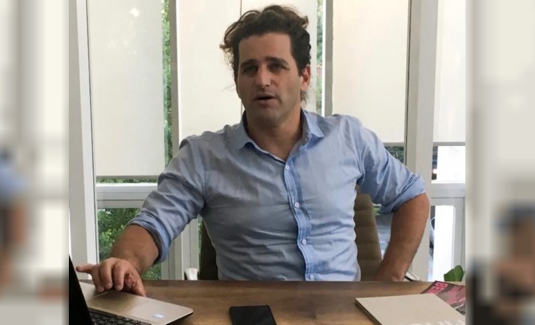 Piden indagar a Damián Manusovich por la muerte de una joven tras la caída de un cartel en Villa Devoto | Actualidad