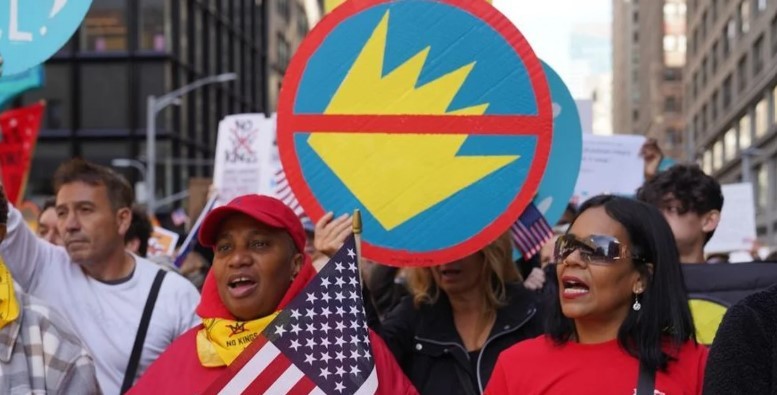 "No Kings": masivas marchas contra Trump en Estados Unidos y Europa | Internacionales