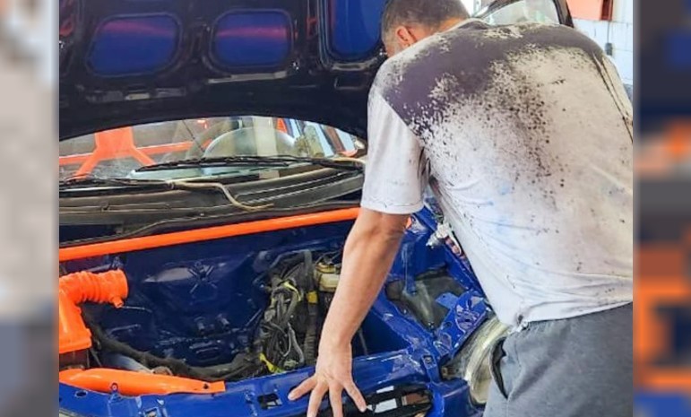 Presos de la cárcel de Saavedra reacondicionaron un auto que compite en el Rally del Sudoeste | Actualidad