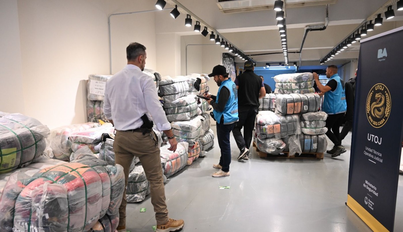 Golpe al contrabando: secuestran en Belgrano ropa de primeras marcas valuada en más de $150 millones | Actualidad