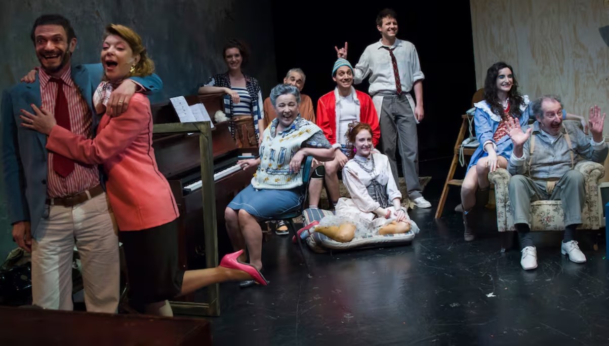 "Ateneo para una familia": postales de la desintegración familiar | Espectáculos