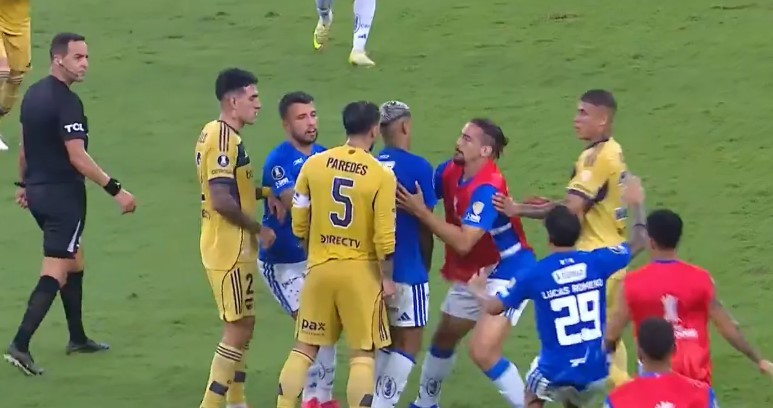 Final caliente en Cruzeiro-Boca: empujones y forcejeos tras el pitazo final | Deportes