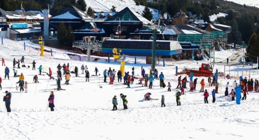 Bariloche fija el pase al Cerro Catedral en $160.000 para el invierno 2026 | Economía