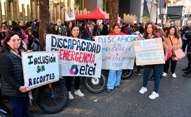 Discapacidad: organizaciones se movilizaron al Ministerio de Economía | Actualidad