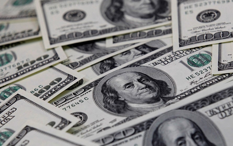 Dólar Blue cae a $1.390 y se ubica por debajo de los picos de 2025: ¿por qué bajó en seis meses? | Economía