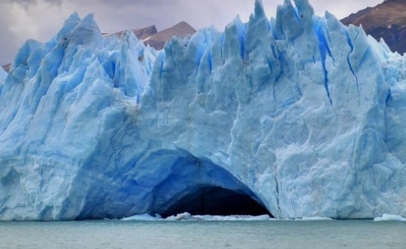 El Gobierno nacional promulgó la reforma de la Ley de Glaciares y delegó facultades de control a las provincias | Política