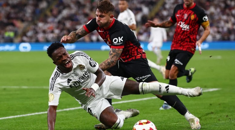 Maffeo se burló de Vinicius: “Balón de playa” | Deportes