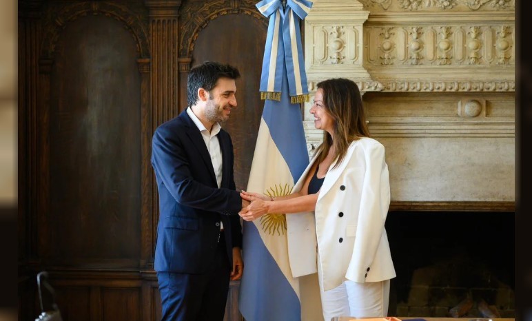 Torres firmó con Nación el pago de la deuda de Anses con Chubut por más de $48 mil millones | Economía