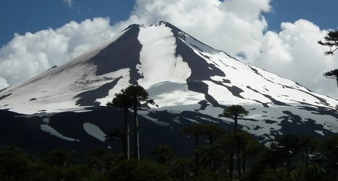 Buscan en Chile a un argentino que intentaba ascender al volcán Llaima | Actualidad