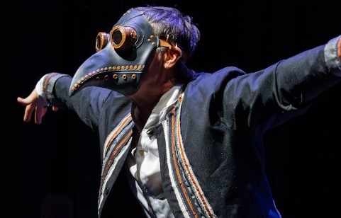 "Pequeño William", entre el futuro y la memoria de Hamlet en una versión libre | Espectáculos