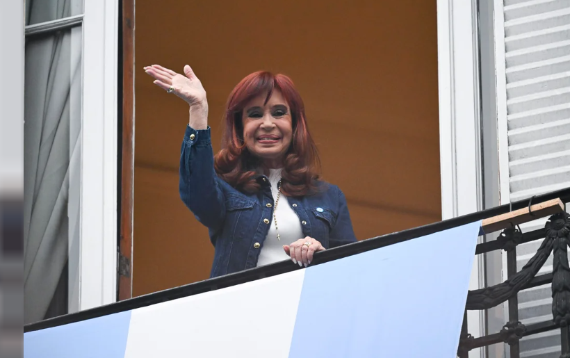 La Justicia autorizó salidas de Cristina Kirchner a la terraza de su departamento | Política