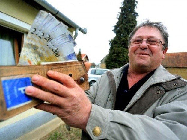 Un croata recibió su billetera perdida hace 14 años, con el dinero más los intereses | Curiosidades