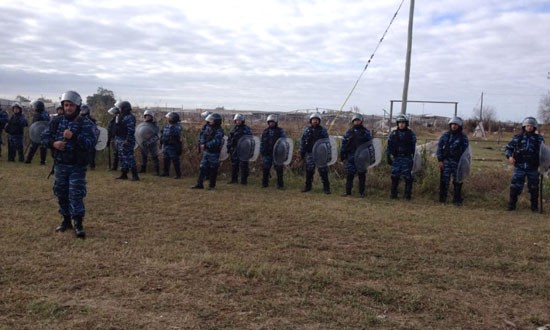 Violento desalojo en La Plata deja al menos 35 personas heridas | Actualidad