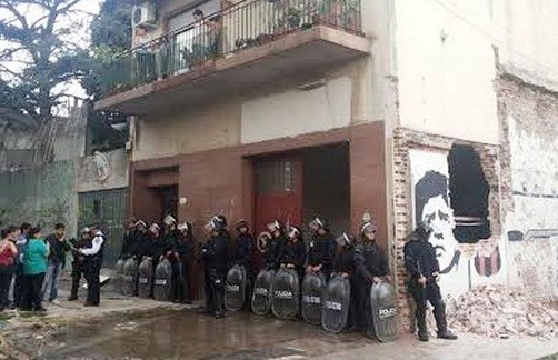 La Metropolitana empezó a demoler un edificio con la gente adentro en Villa Urquiza | Actualidad