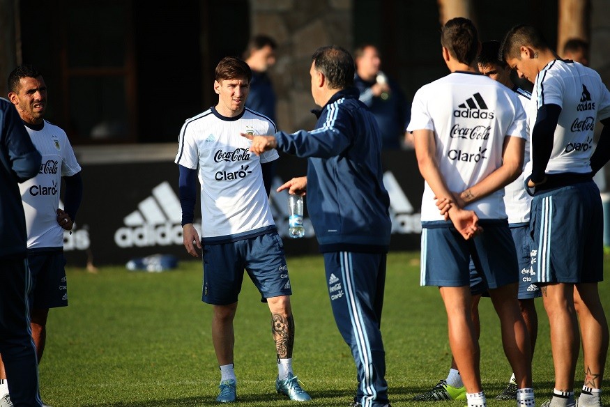 Martino no haría cambios en la semifinal ante Paraguay | Deportes