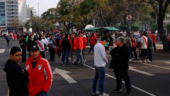 River: Miles de hinchas sin entradas y varios rechazos con boletos de reventa | Deportes