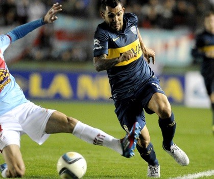 Boca se sumó a la punta con el esfuerzo de Tévez y las flaquezas de Arsenal | Deportes