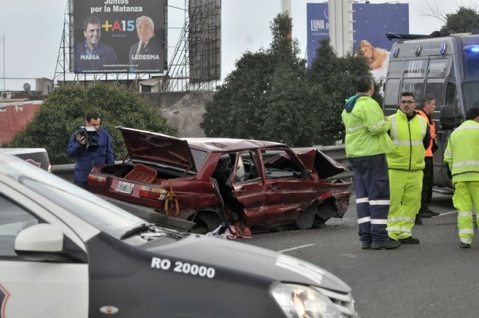 Escaparon de un control policial y chocaron: un muerto y seis heridos | Actualidad