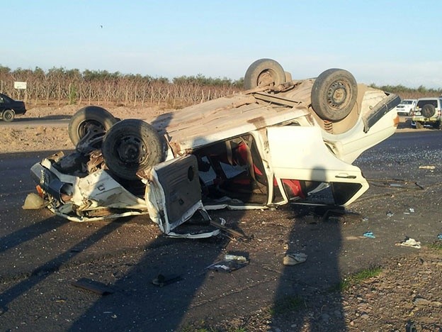 Lo atendían médicos en la ruta tras un accidente y lo pisó una camioneta que lo mató | Actualidad
