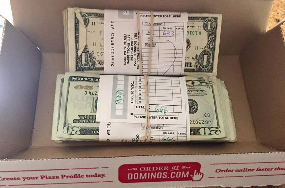 Pizza gratis por un año a un hombre que devolvió 1300 dólares | Curiosidades