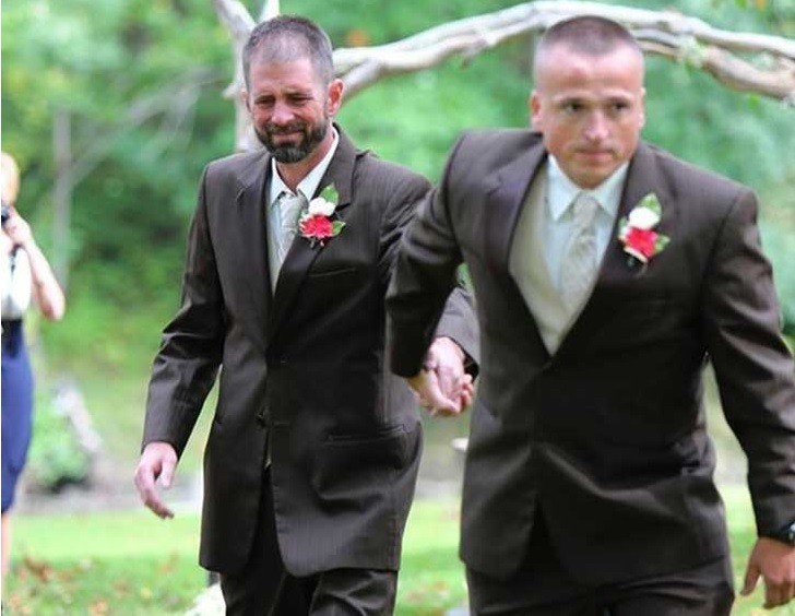 Conmovedor: El padre de la novia pide al padrastro llevarla juntos al altar | Curiosidades