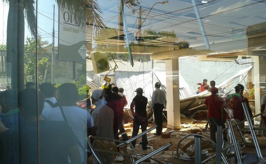 Diez personas resultaron heridas al desplomarse el techo de un supermercado en Paraguay | Internacionales