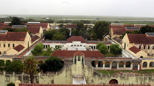 Arrojaron una granada en el pabellón donde están detenidos acusados de asesinar al líder de la banda de Los Monos | Actualidad