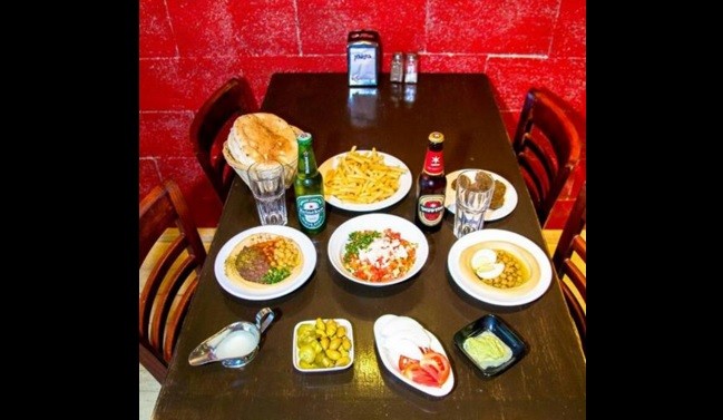 Un bar israelí ofrece un 50% de descuento para aquellos judíos y palestinos que coman juntos | Internacionales