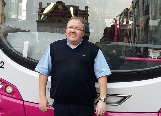 Un colectivero le regaló una manta a un linyera y se convirtió en el héroe de las redes sociales | Internacionales