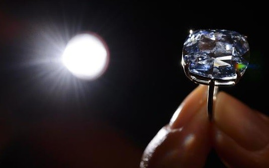 Le regaló a su hija de 7 años un diamante valuado en 48 millones de dólares | Internacionales