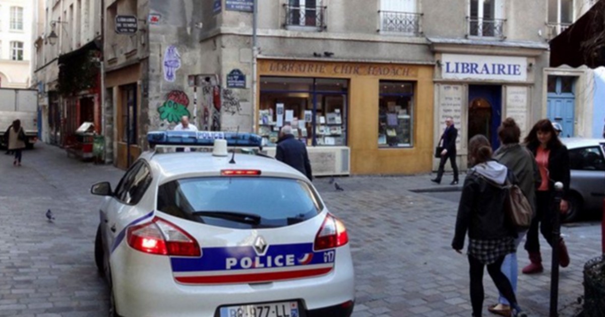 Tres yihadistas apuñalaron a un profesor judío en Francia | Internacionales