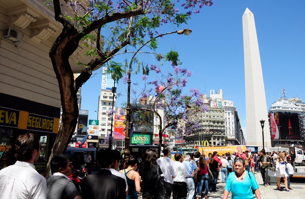 Instalan una heladería gigante en el Obelisco a beneficio de la Fundación Garrahan | Actualidad