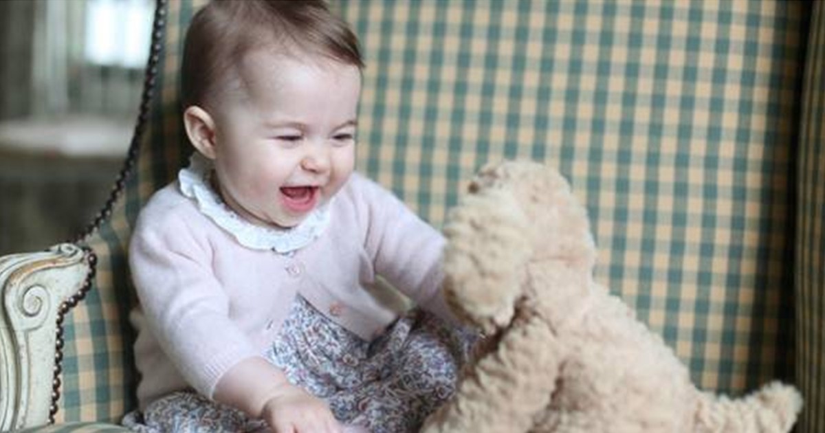 Se conocieron nuevas y tiernas imágenes de la princesa Charlotte | Internacionales