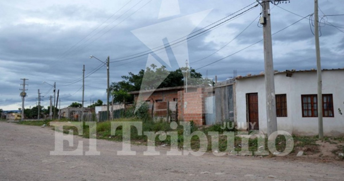 Intentó degollar a su mujer y sus hijos lo apuñalaron | Actualidad