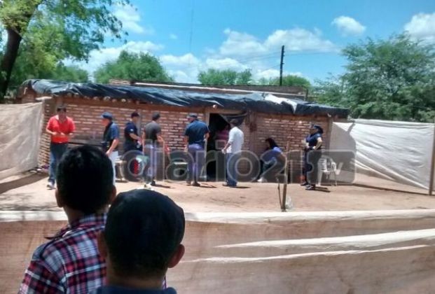 Una adolescente fue hallada muerta y enterrada bajo la cama de su madre y su padrastro | Actualidad