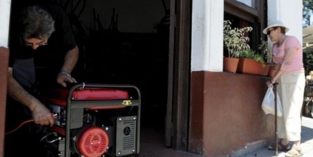 Se multiplican los cortes de luz y el Gobierno insta a que "la población contribuya" | Actualidad